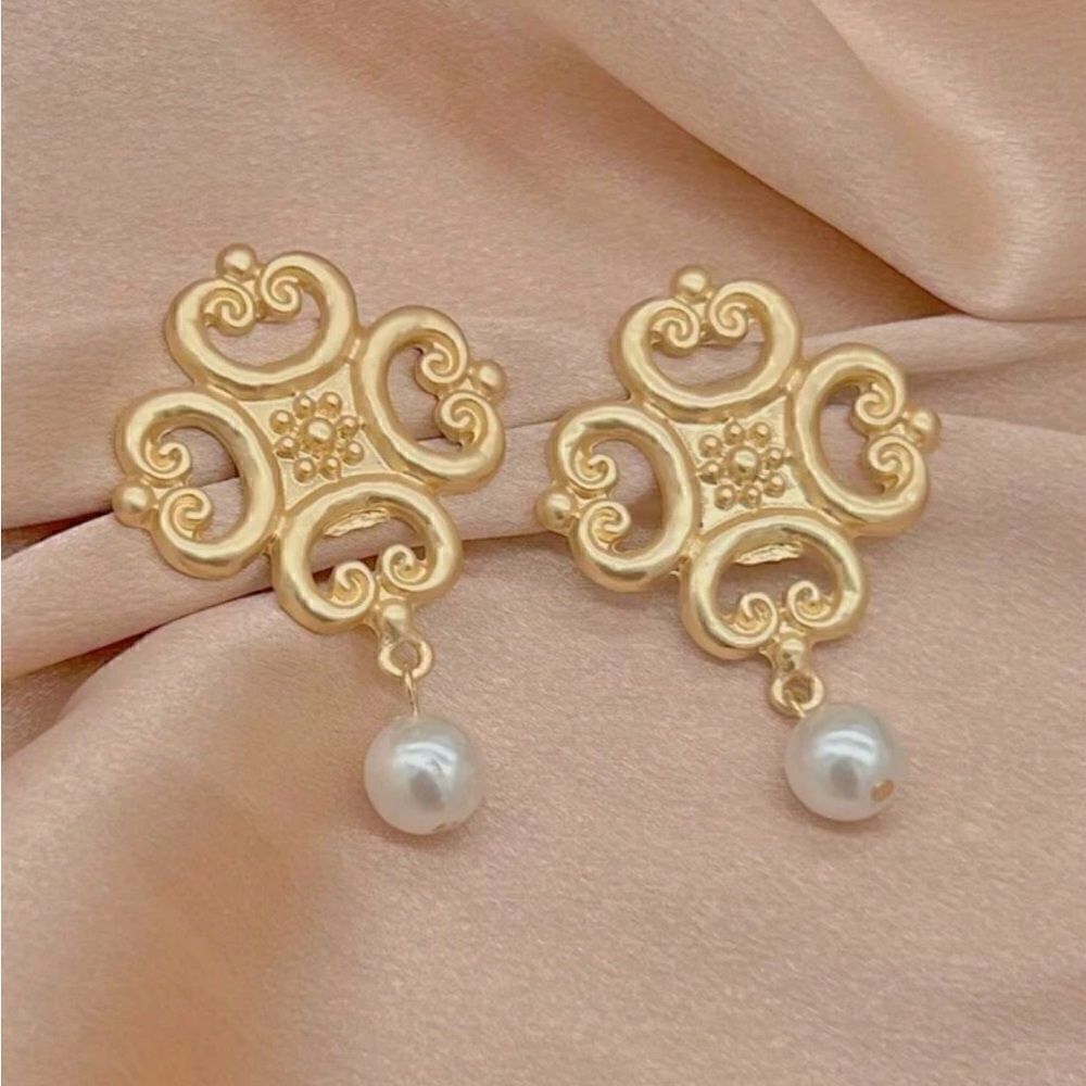 Vintage style earrings A762